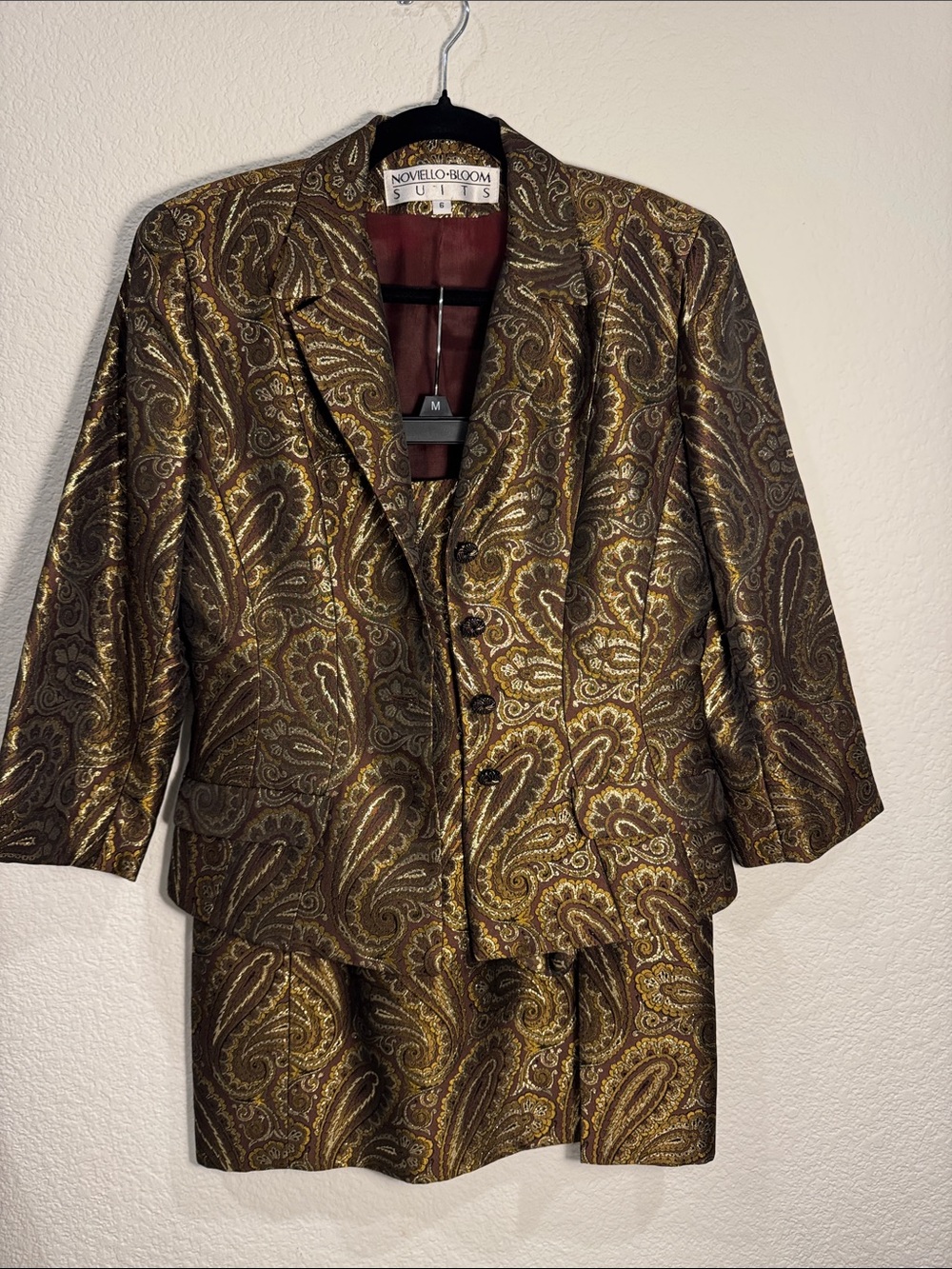 VTG Noviello-Bloom Metallic Gold Paisley Brocade Skirt Suit Set Size 6 USA